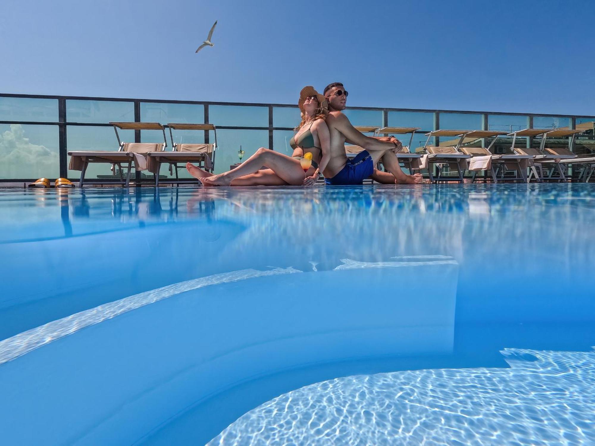 Hotel Universal Cattolica Exterior photo